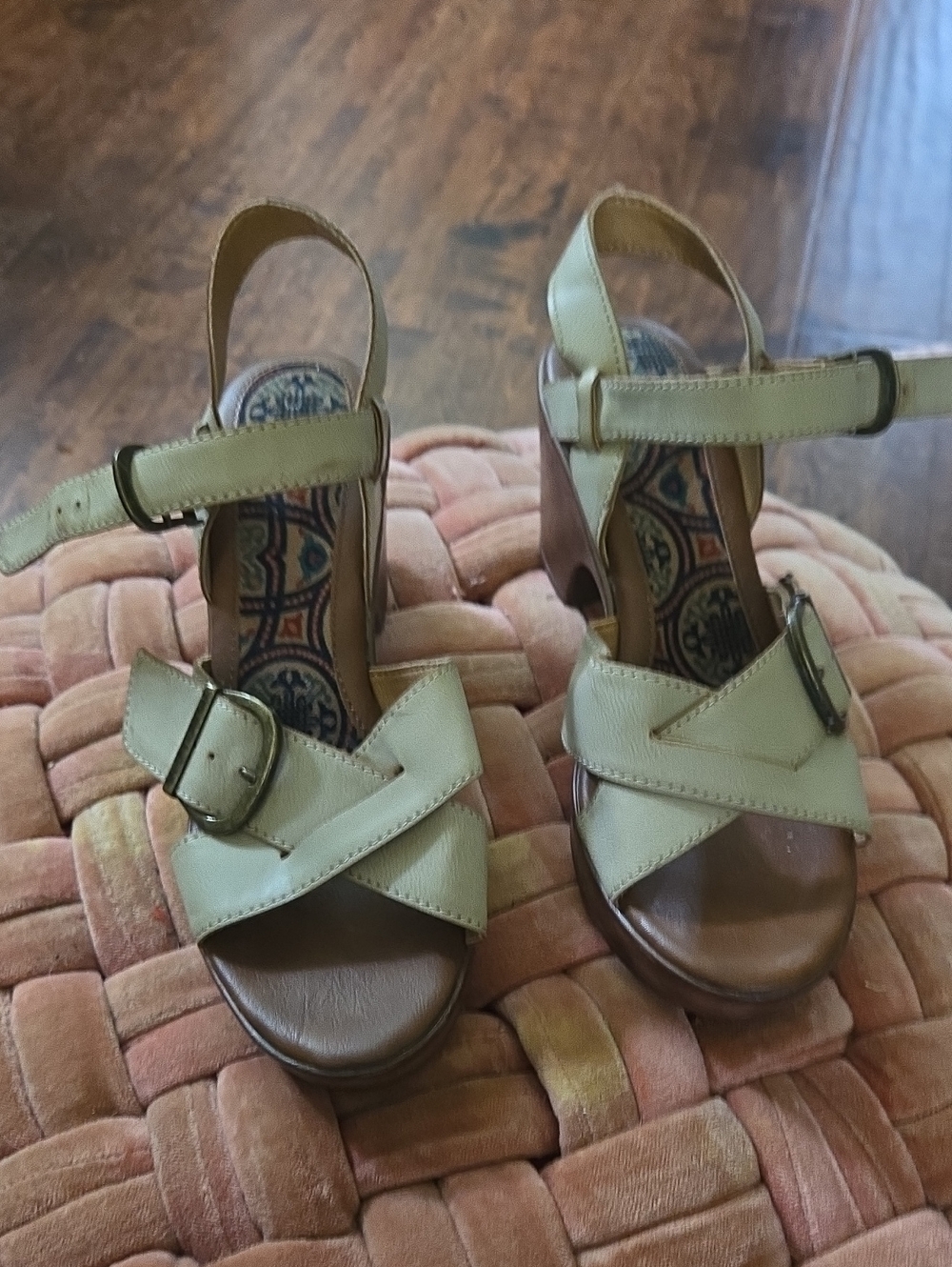 boc Cream Leather Slingback Wedge Sandals